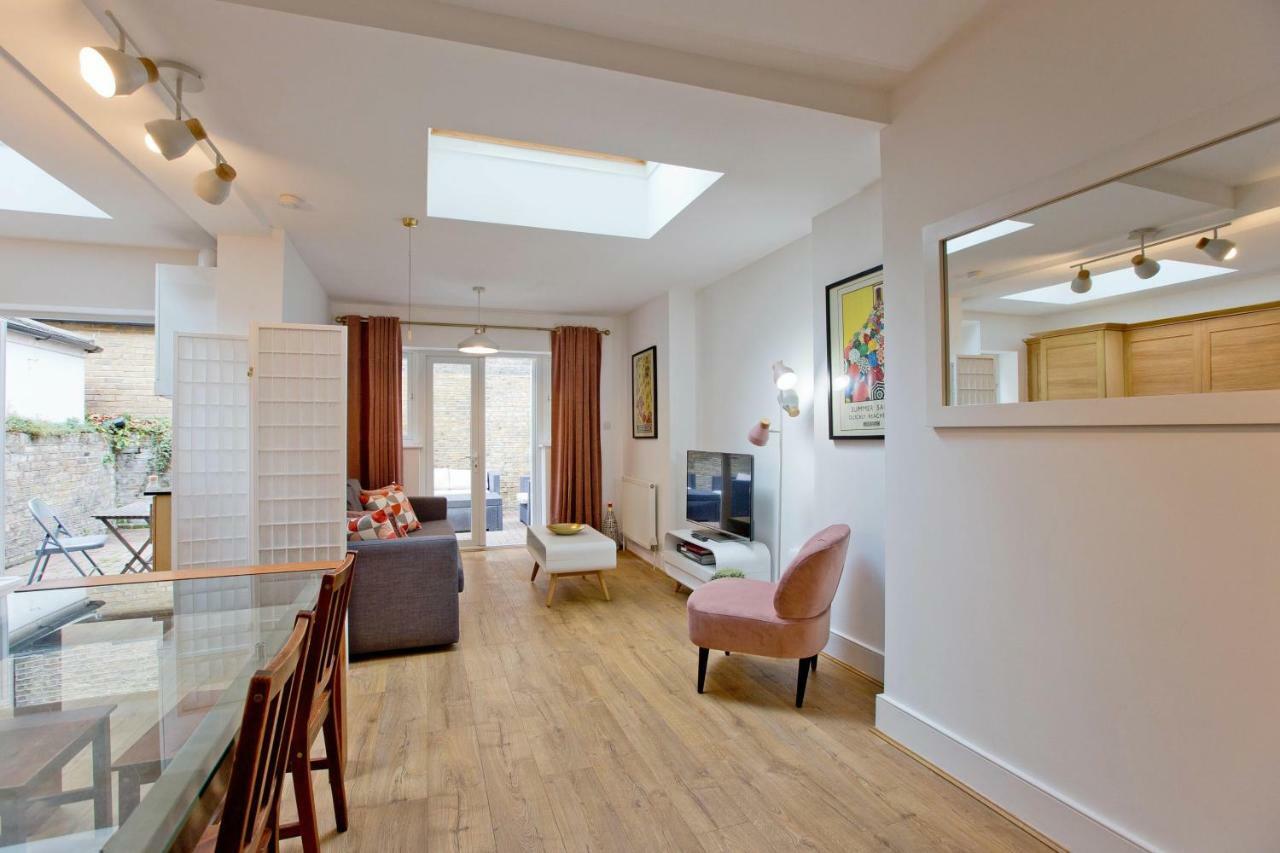 Апартаменты Highbury Fieldway Лондон Экстерьер фото